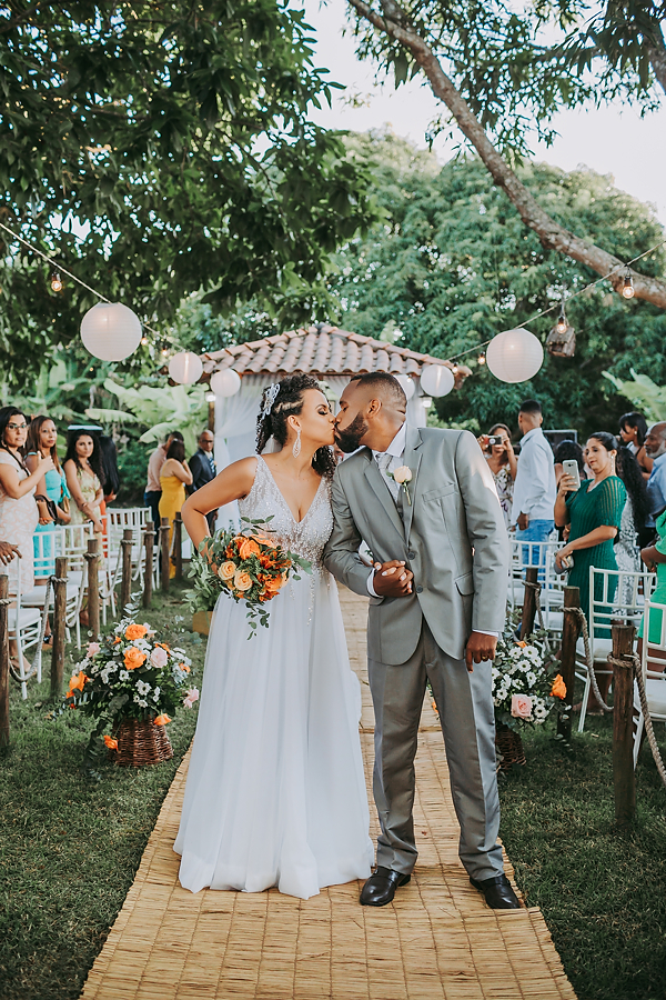 foto do beijo o casamento