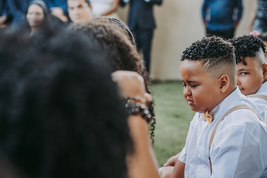 emoção de criança na hora dos votos