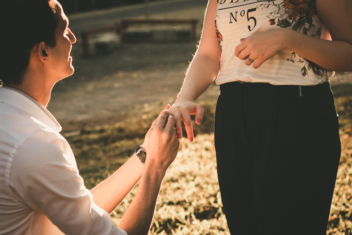 pedido de casamento no ensaio de casal