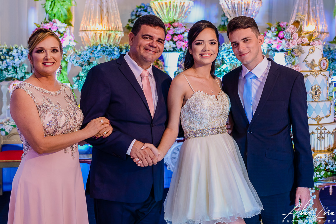 guarabira_maisondemel_15anos_fotosdecasamento_paparazimania_fotografoemguarabira_alanlirafotografo_casamentoaoarlivre_noivaemguarabira_fotosbananeirapb_casamentoembananeiras_fotosdebelémpb_debutante_book_15ano_fotosdenoivas_pb_recife