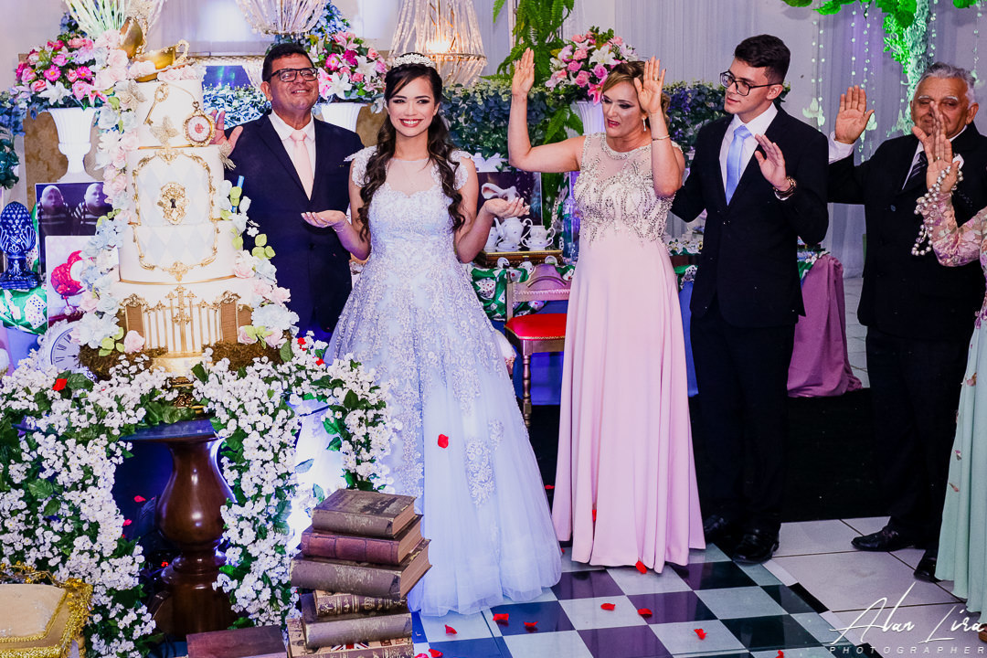 guarabira_maisondemel_15anos_fotosdecasamento_paparazimania_fotografoemguarabira_alanlirafotografo_casamentoaoarlivre_noivaemguarabira_fotosbananeirapb_casamentoembananeiras_fotosdebelémpb_debutante_book_15ano_fotosdenoivas_pb_recife