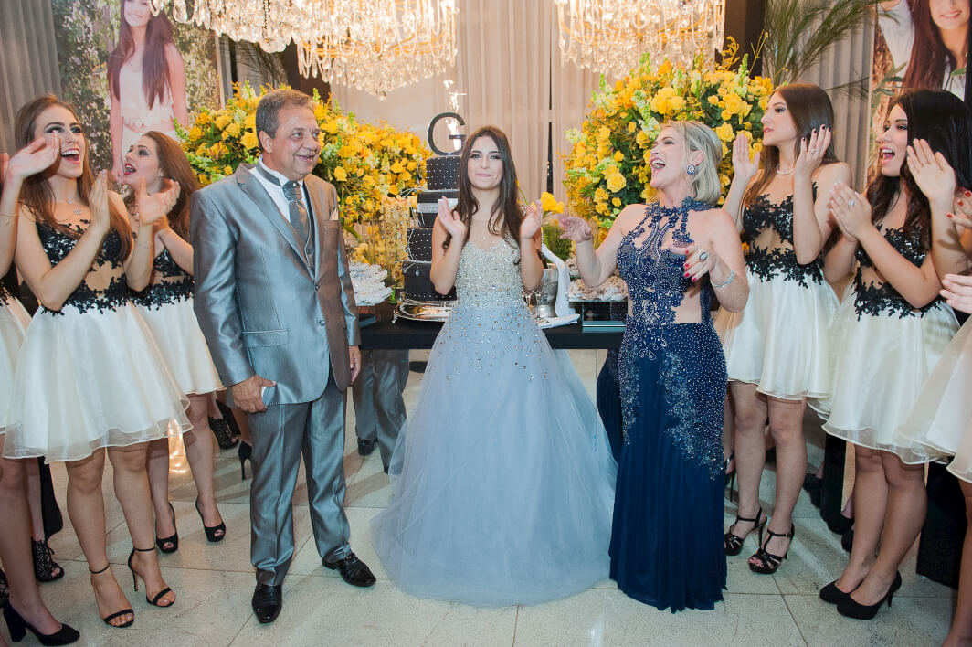 Alegria na festa de 15 anos em Americana