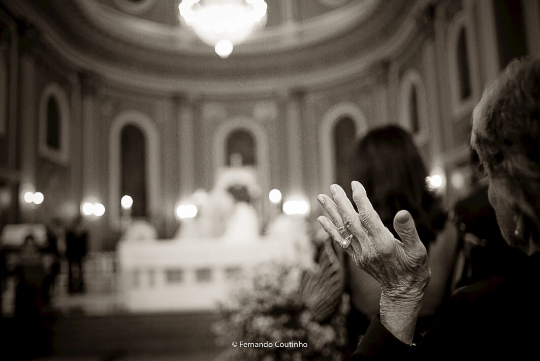 Bencao final feita pelo padre da Basilica de Santo Antonio de Paduana cidade de americana sao paulo com organizacao de Valeria Nascimento Eventos