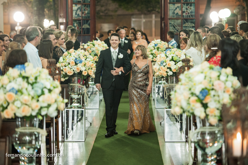 Fernando Coutinho Fotografia e Cinema, Fernando Coutinho Fotografia e Filme, Fernando Coutinho Foto e Video, entrada do noivo, cortejo do noivo, noivo entrando na igreja, cerimonial Rafael Alves, detalhe de casamento,Making of noiva, Casamento em Itapira,