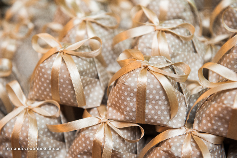 Bem casado, Doces Ana Tereza, Ana tereza bem casados, Bride and groom, beijo dos noivos, beijo de casamento, ensaio dos noivos, pre wedding, ensaio casal, veu de noiva, vestido chique, vestido alta sociedade, traje do noivo, Fernando Coutinho Fotografia e