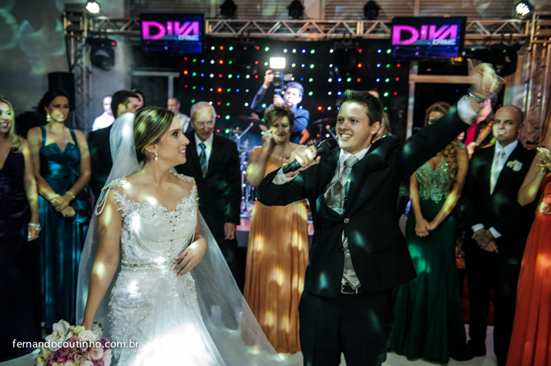 Bride and groom, beijo dos noivos, beijo de casamento, ensaio dos noivos, pre wedding, ensaio casal, veu de noiva, vestido chique, vestido alta sociedade, traje do noivo, Fernando Coutinho Fotografia e Cinema, Fernando Coutinho Fotografia e Filme, Fernand