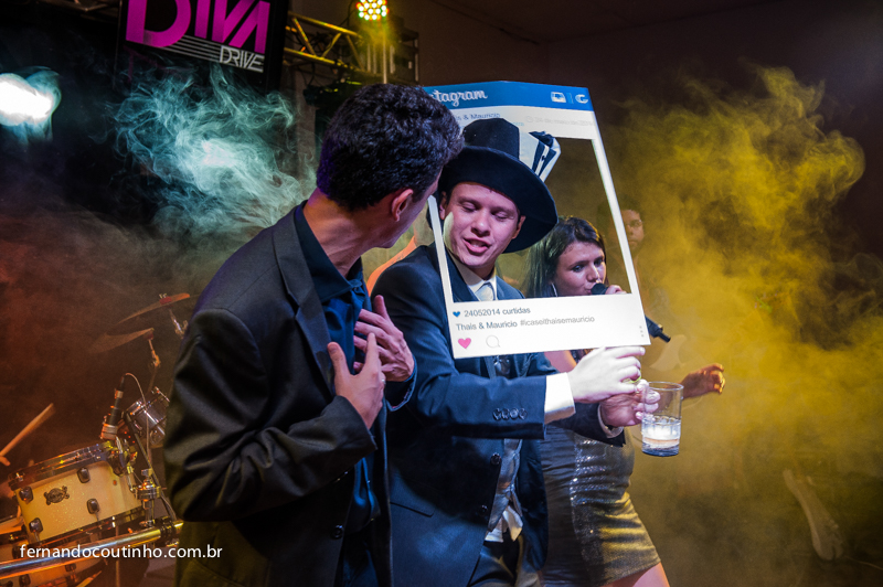 Dança do casal, balada, balada de casamento, cena de casamento, coreografia dos noivos, Bride and groom, beijo dos noivos, beijo de casamento, ensaio dos noivos, pre wedding, ensaio casal, veu de noiva, vestido chique, vestido alta sociedade, traje