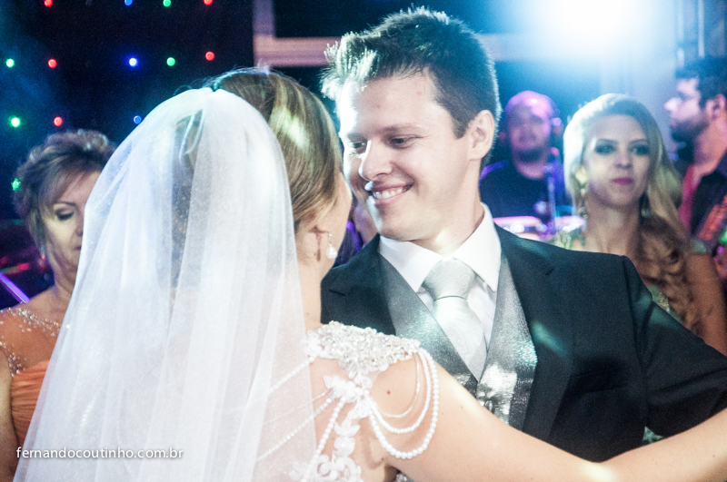 Bride and groom, beijo dos noivos, beijo de casamento, ensaio dos noivos, pre wedding, ensaio casal, veu de noiva, vestido chique, vestido alta sociedade, traje do noivo, Fernando Coutinho Fotografia e Cinema, Fernando Coutinho Fotografia e Filme, Fernand