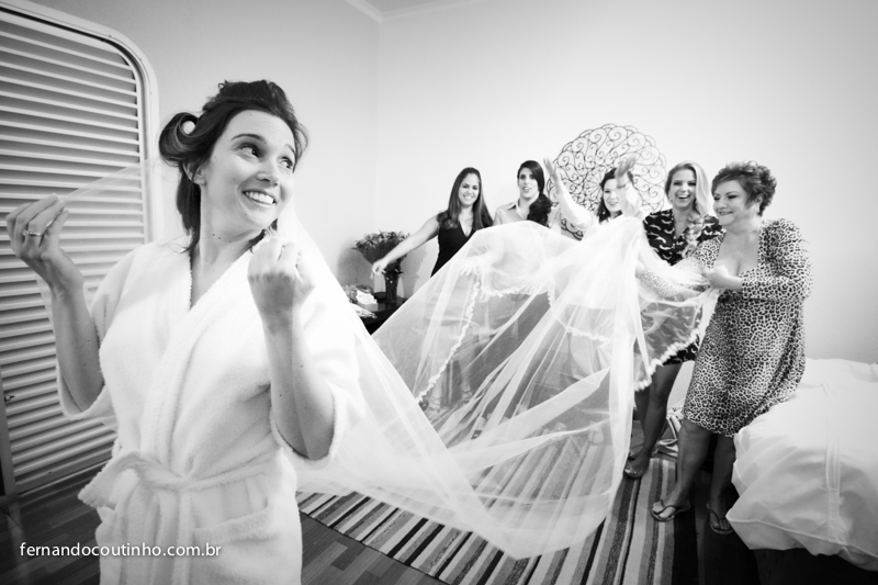 Cerimonial Rafael Alves, Veu de noiva, making of de maes, making of de madrinhas, amigas da noiva, foto preto e branco, Making of noiva, Casamento em Itapira, Matriz de Itapira, Tenis Clube de Itapira,fernando coutinho, fotografia de casamento, fotografo 