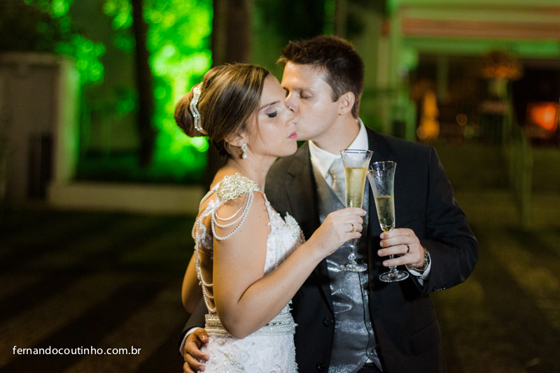 Bride and groom, beijo dos noivos, beijo de casamento, ensaio dos noivos, pre wedding, ensaio casal, veu de noiva, vestido chique, vestido alta sociedade, traje do noivo, Fernando Coutinho Fotografia e Cinema, Fernando Coutinho Fotografia e Filme, Fernand