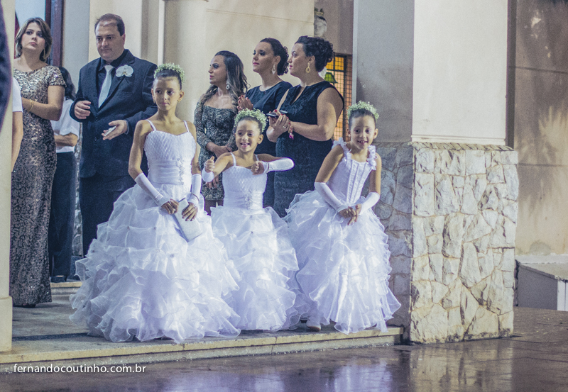 Damas de Honra, crianças sorrindo, daminhas, pajem, damas de casamento, cerimonial rafael alves, detalhe de casamento, Casamento em Itapira, Matriz de Itapira, Tenis Clube de Itapira,fernando coutinho, fotografia de casamento, fotografo de casament