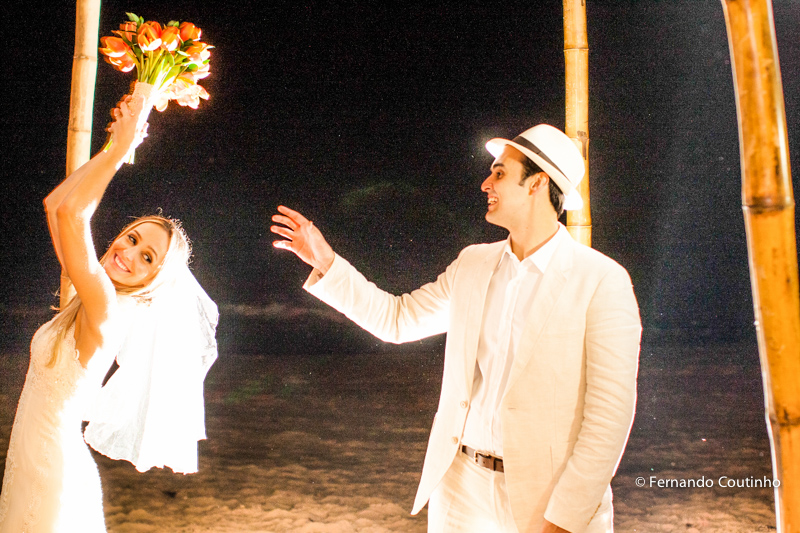 Ensaio do casal, fotos dos noivos, ensaio da noiva, foto de noiva, foto de noivo, fotos na praia, fotos beira mar, fotos a luz da lua, Fotos de familia, fotos protocolares, fotos de padrinhos, fotos dos pais, fotos com amigos, fotos com irmaos, fotos com 