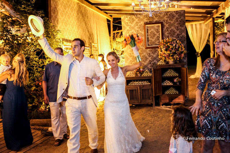 Ensaio do casal, fotos dos noivos, ensaio da noiva, foto de noiva, foto de noivo, fotos na praia, fotos beira mar, fotos a luz da lua, Fotos de familia, fotos protocolares, fotos de padrinhos, fotos dos pais, fotos com amigos, fotos com irmaos, fotos com 