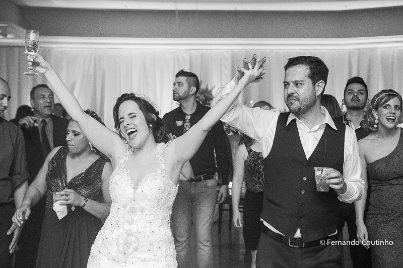 fernando coutinho, fotografia de casamento, fotografo de casamento, Igreja Nossa Senhora das Dores, Clube Fonte sao paulo, Bartenders, The Brothers Bar, bem casado, ana tereza de itatiba, sao paulo, bolo de casamento, buffet ancona, buffet de casamento, b