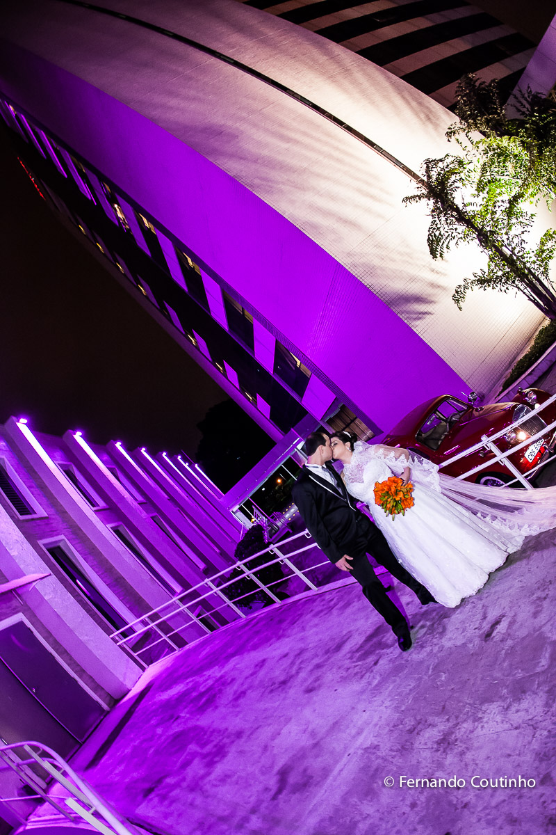 noivos no carro, Passarela espelhada, Assessoria Completa, Balaguer Simões Special Events,Decorador Cerimônia,Santos Decorações,Músicos Cerimônia Art Encanto, Lola Flores,Iluminação Cênica, Val&e
