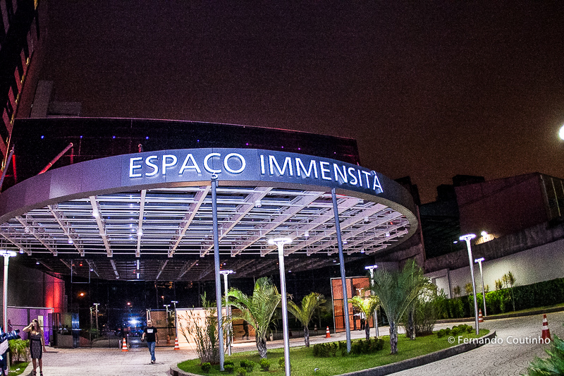 Passarela espelhada, Assessoria Completa, Balaguer Simões Special Events,Decorador Cerimônia,Santos Decorações,Músicos Cerimônia Art Encanto, Lola Flores,Iluminação Cênica, Valérius Bertas