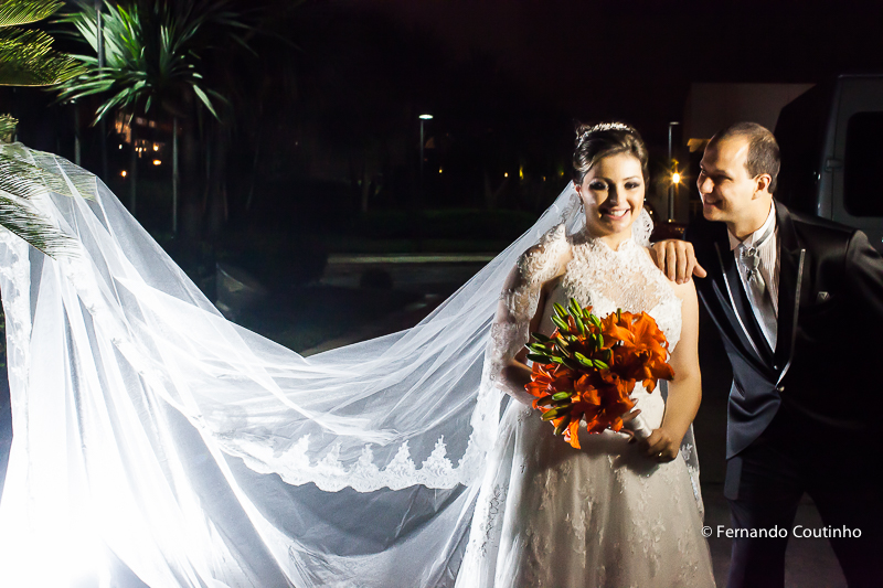 ensaio de casal, ensaio dos noivos, foto de noiva, noiva e buquet, buquet de noiva, noivos no carro, Passarela espelhada, Assessoria Completa, Balaguer Simões Special Events,Decorador Cerimônia,Santos Decorações,Músicos C