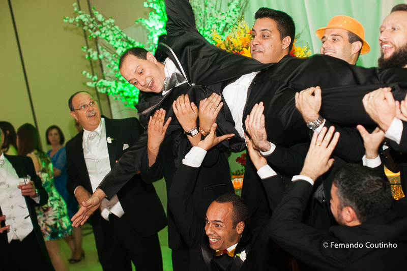 ensaio de casal, ensaio dos noivos, foto de noiva, noiva e buquet, buquet de noiva, noivos no carro, Passarela espelhada, Assessoria Completa, Balaguer Simões Special Events,Decorador Cerimônia,Santos Decorações,Músicos C