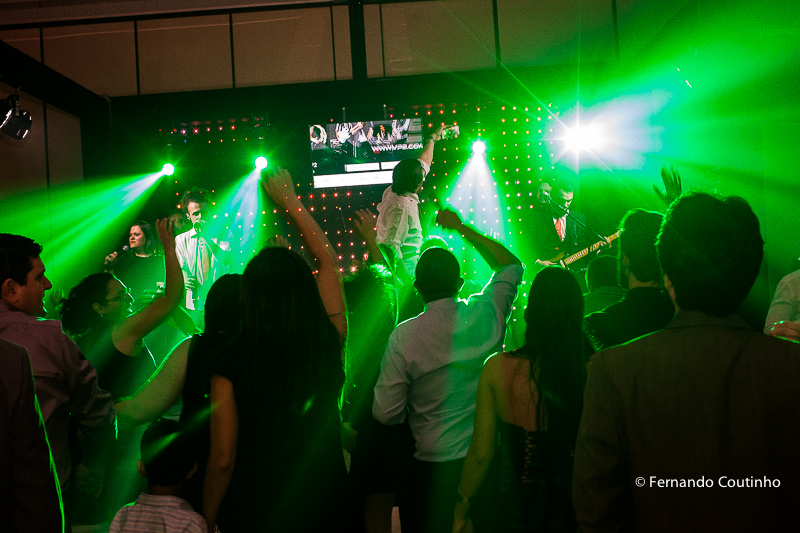 ensaio de casal, ensaio dos noivos, foto de noiva, noiva e buquet, buquet de noiva, noivos no carro, Passarela espelhada, Assessoria Completa, Balaguer Simões Special Events,Decorador Cerimônia,Santos Decorações,Músicos C