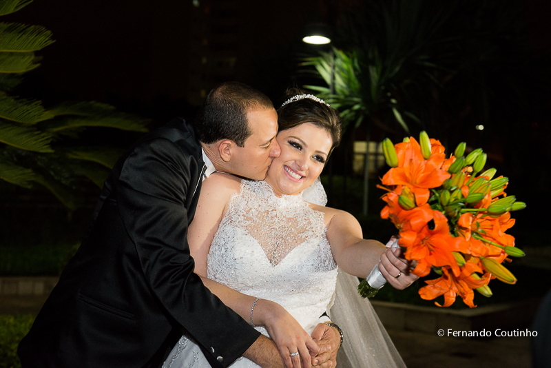 ensaio de casal, ensaio dos noivos, foto de noiva, noiva e buquet, buquet de noiva, noivos no carro, Passarela espelhada, Assessoria Completa, Balaguer Simões Special Events,Decorador Cerimônia,Santos Decorações,Músicos C