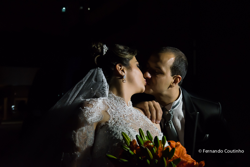 ensaio de casal, ensaio dos noivos, foto de noiva, noiva e buquet, buquet de noiva, noivos no carro, Passarela espelhada, Assessoria Completa, Balaguer Simões Special Events,Decorador Cerimônia,Santos Decorações,Músicos C