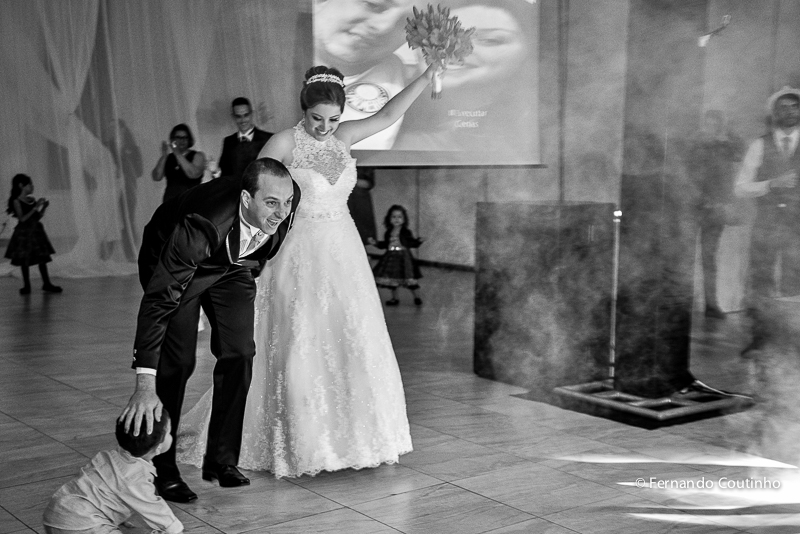 ensaio de casal, ensaio dos noivos, foto de noiva, noiva e buquet, buquet de noiva, noivos no carro, Passarela espelhada, Assessoria Completa, Balaguer Simões Special Events,Decorador Cerimônia,Santos Decorações,Músicos C