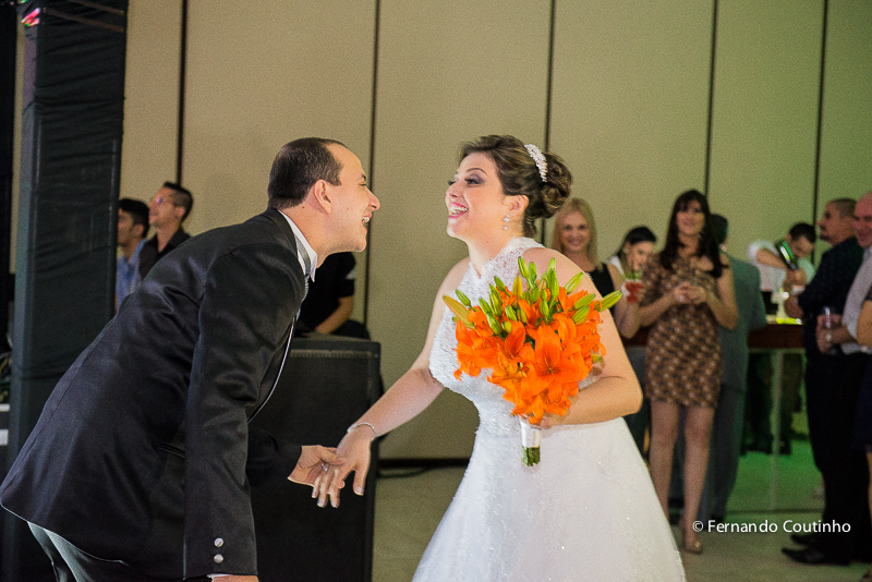 ensaio de casal, ensaio dos noivos, foto de noiva, noiva e buquet, buquet de noiva, noivos no carro, Passarela espelhada, Assessoria Completa, Balaguer Simões Special Events,Decorador Cerimônia,Santos Decorações,Músicos C