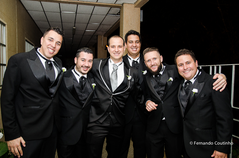 ensaio de casal, ensaio dos noivos, foto de noiva, noiva e buquet, buquet de noiva, noivos no carro, Passarela espelhada, Assessoria Completa, Balaguer Simões Special Events,Decorador Cerimônia,Santos Decorações,Músicos C