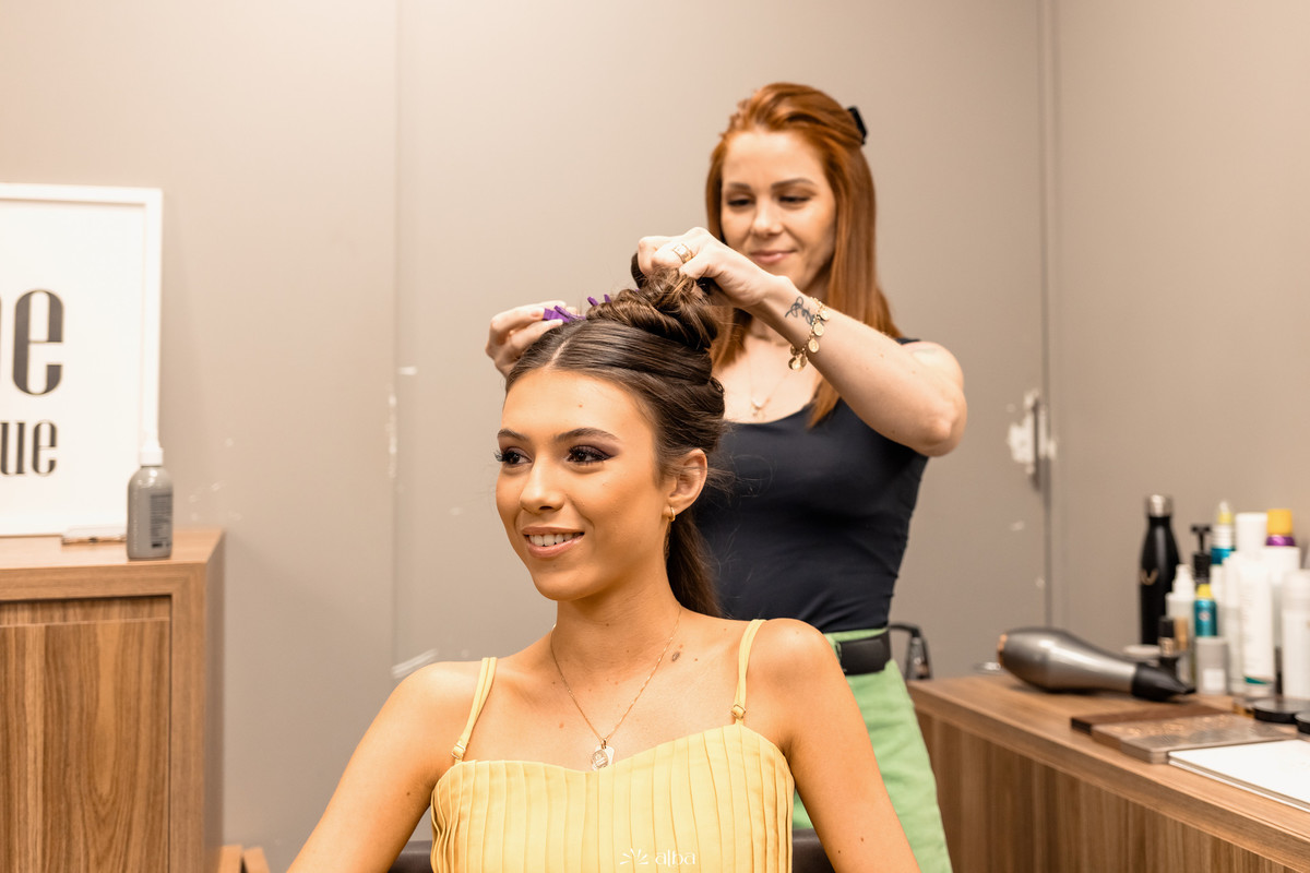 Making of da debutante Valentina antes da festa de 15 anos na Villa Bosco em Lajeado – Alba Estúdio