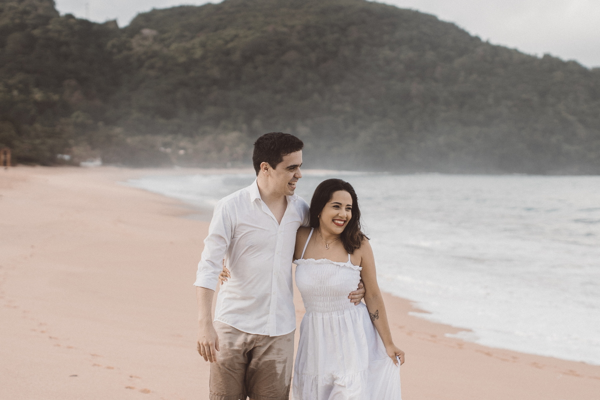 Ensaio pré wedding Rosi e Arthur praia são sebastião davi martins
