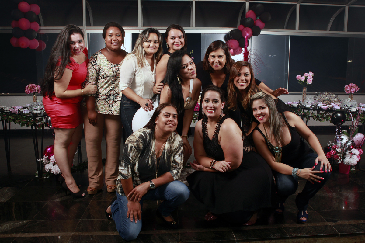 imaginem so gatas. foi o que aconteceu na festa de aniversario da dani. tudo fotografo pelo nico que possui um estudio fotografico na octogonal em brasilia
