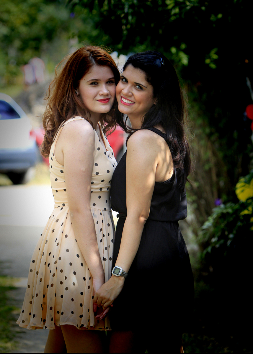 as duas sao verdadeira amigas, irmas, cumplice e tudo mais parabens as modelos e ate o proximo ensaio fotografico