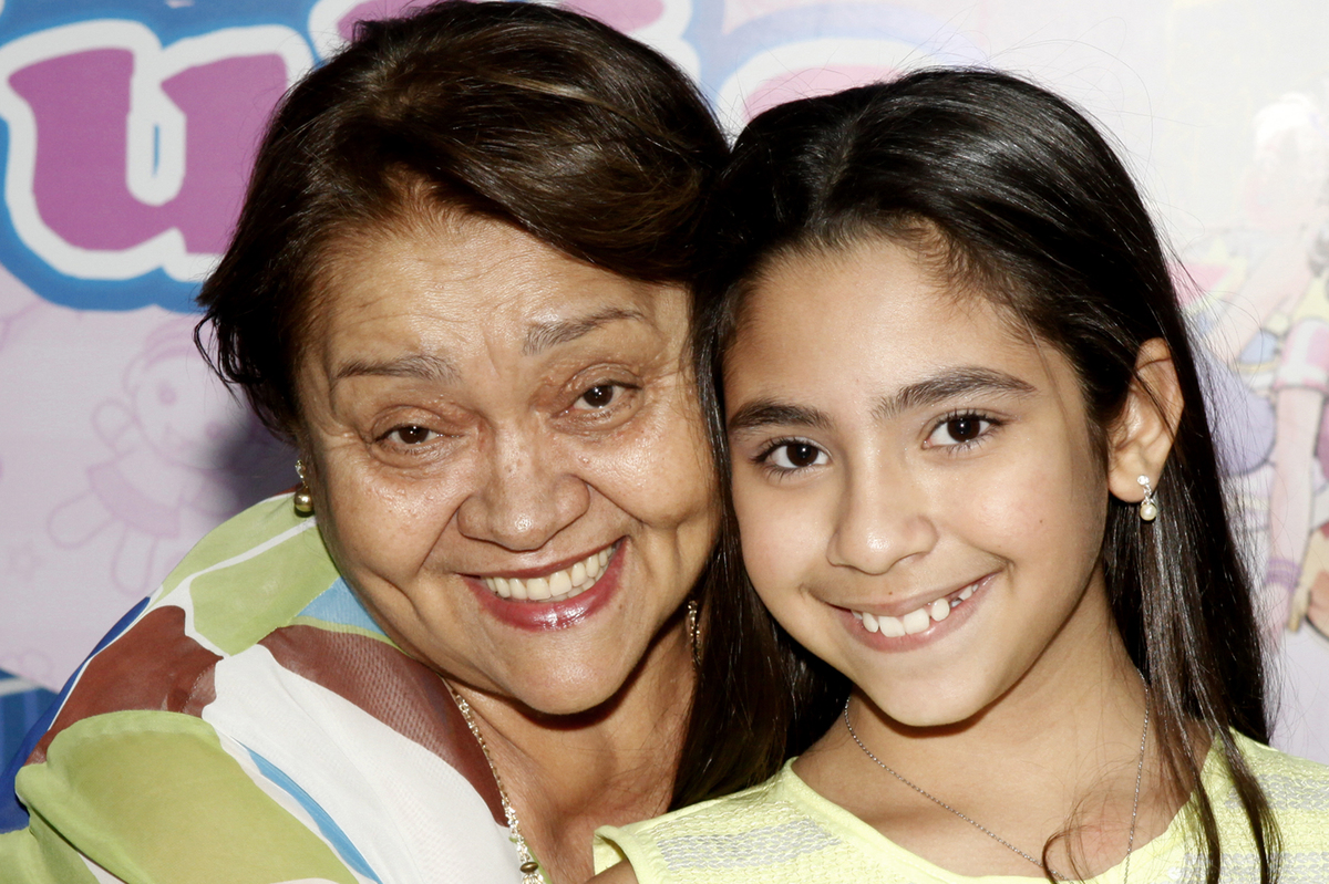 a vovo e sua netinha aproveitaram a festa ate o final e nico nao perdeu a oportunidade de fotografar essa familia maravilhosa. venha conhecer o trabalho. ensaio fotografico. book. gestante. festa infantil.