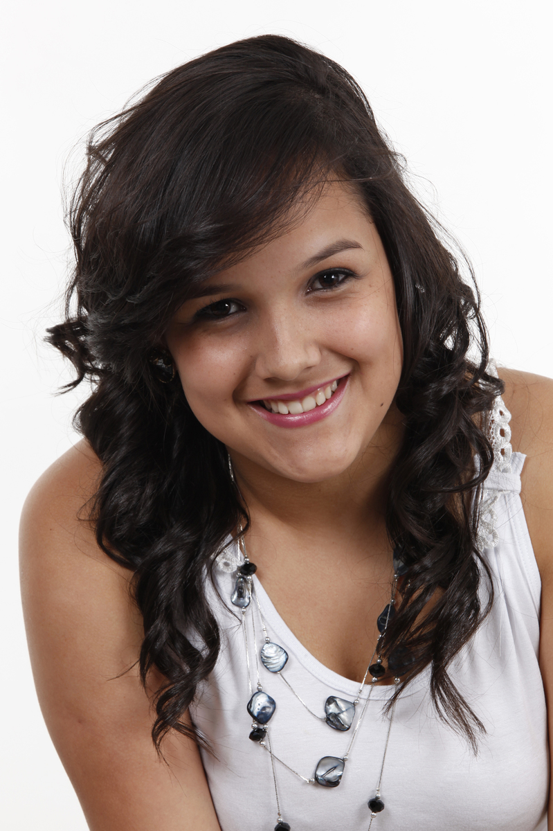 a modelo esbanja sorriso e alegria em seu ensaio fotografico realizado no nico fotografo. venha conhecer o seu trabalho ou acompanhe nas redes sociais.