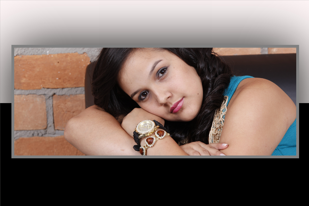 pose dessa linda modelo que fez um ensaio fotografico no estudio do nico fotografo localizado na octogonal perto do sudoeste e cruzeiro. venha conhecer o trabalho de book, festa infantil e ensaio sensual.