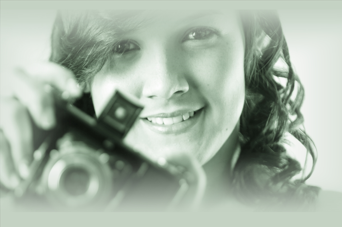 esta auxiliar de fotografia quer mesmo tomar a minha vaga, que nada. essa modelo aproveita tudo que e acessorio para colocar em book realizado pelo nico fotografo. #instagram #visiteoestudio.