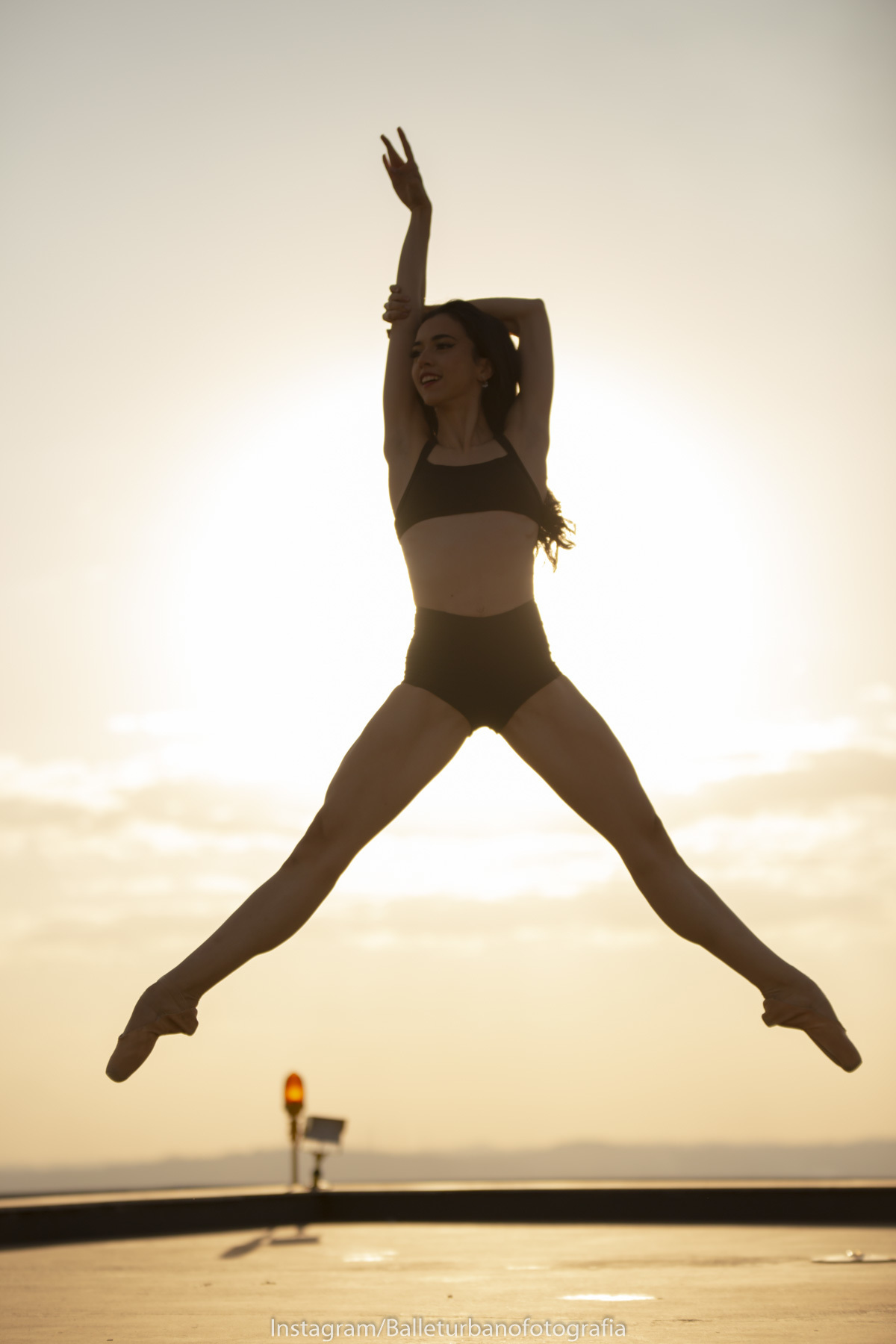 Ensaio com a bailarina Yasmim Sabag em Goainia na torre do Orion Bussines 