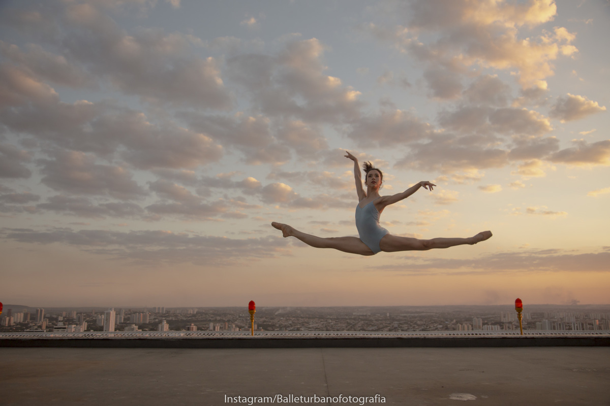 Ensaio com a bailarina Yasmim Sabag em Goainia na torre do Orion Bussines 