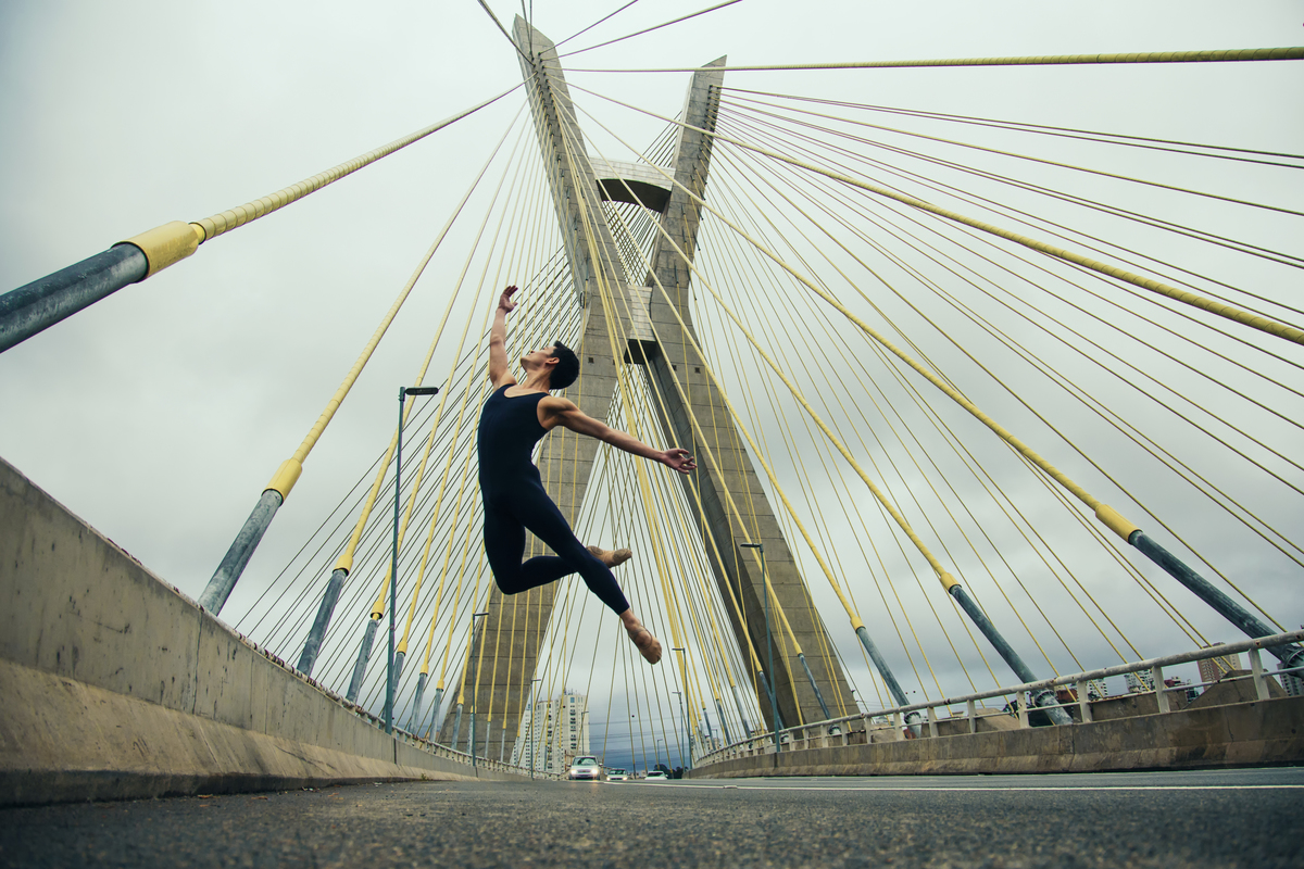 Ensaio fotográfico com Yoshi Suzuki
Ensaio Ballet Urbano  em São Paulo na ponte estaiada.