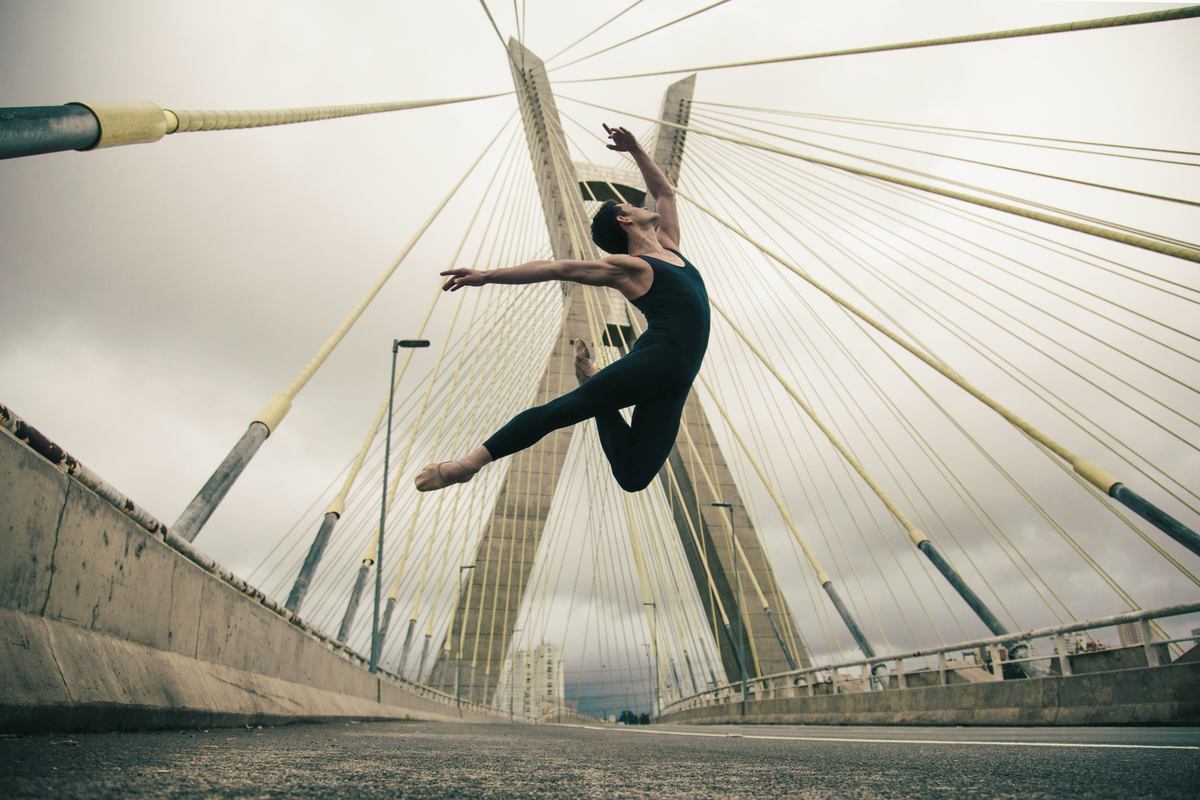 Ensaio fotográfico com Yoshi Suzuki
Ensaio Ballet Urbano  em São Paulo na ponte estaiada.