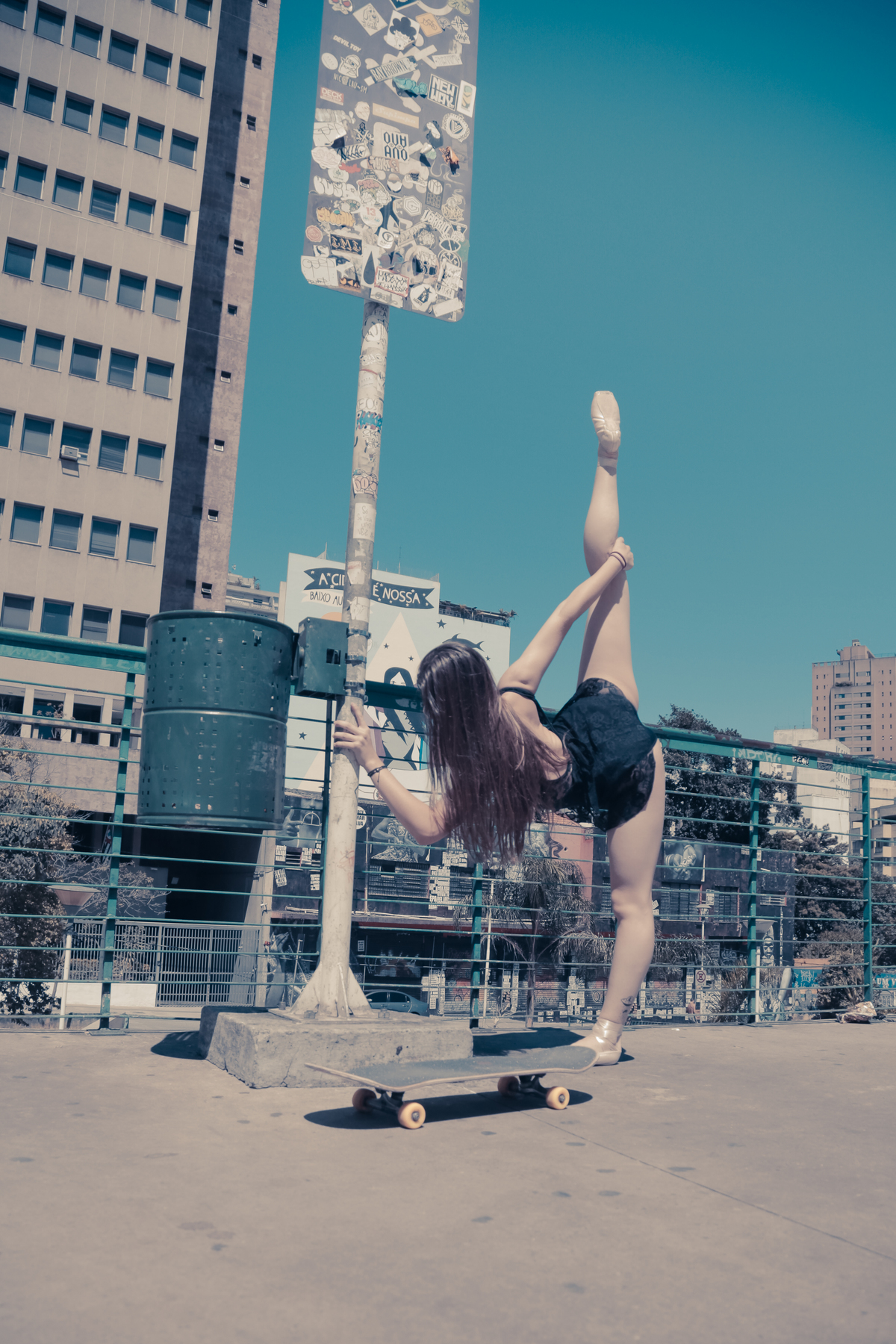 Ensaio com bailarina de Skate 