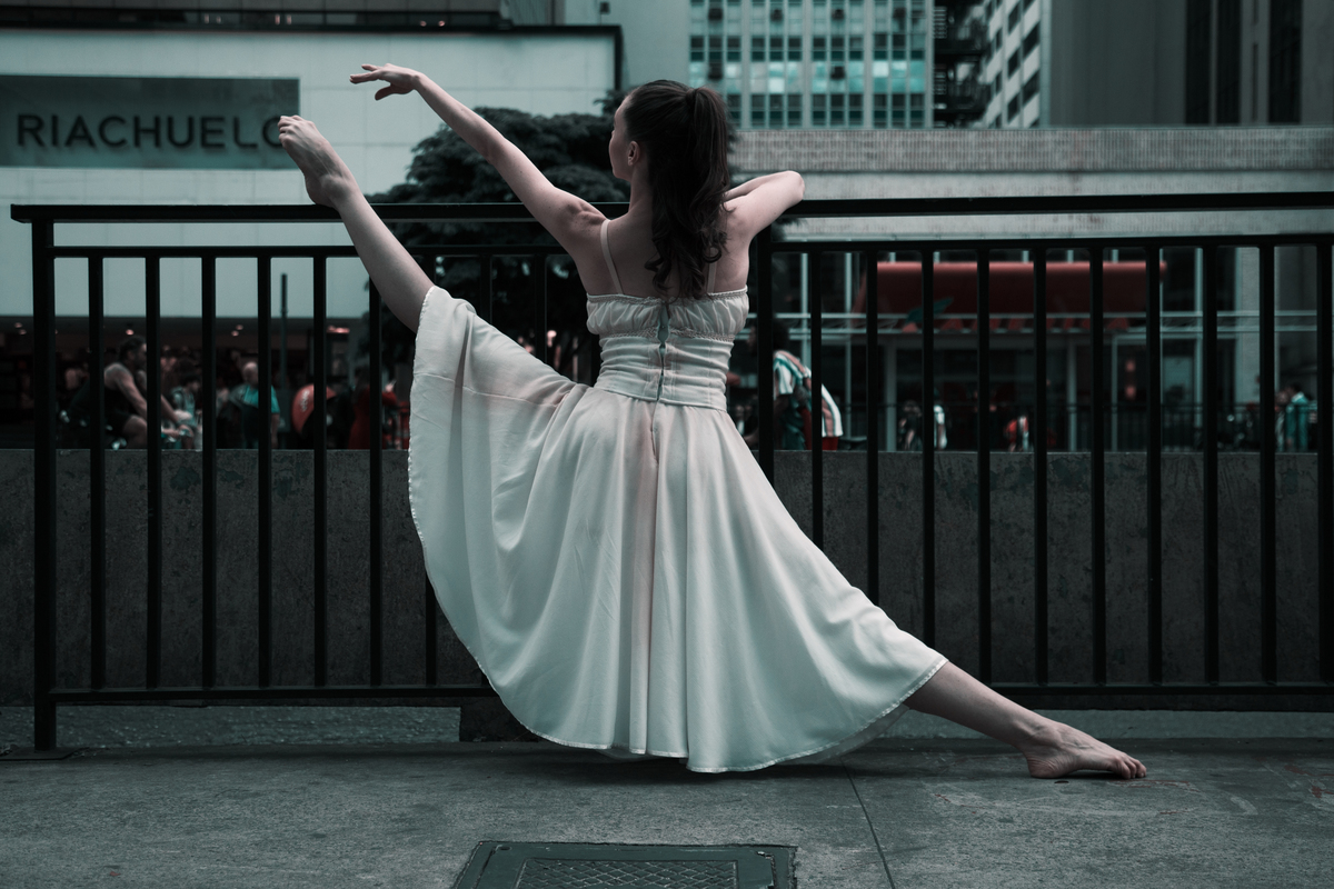 Ensaio fotográfico ballet urbano na avenida Paulista com a Bailarina 