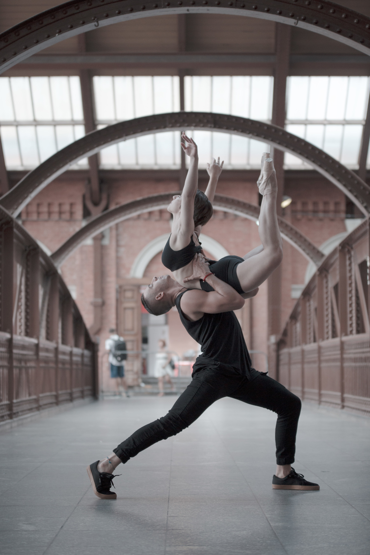 Ensaio Ballet urbano na Estação da Luz com os bailarino Thiago Borges e a Bailarina Luiza Ginez