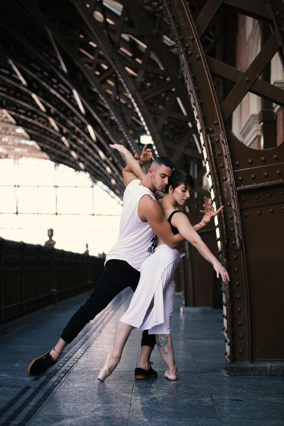 Ensaio Ballet urbano na Estação da Luz com os bailarino Thiago Borges e a Bailarina Luiza Ginez