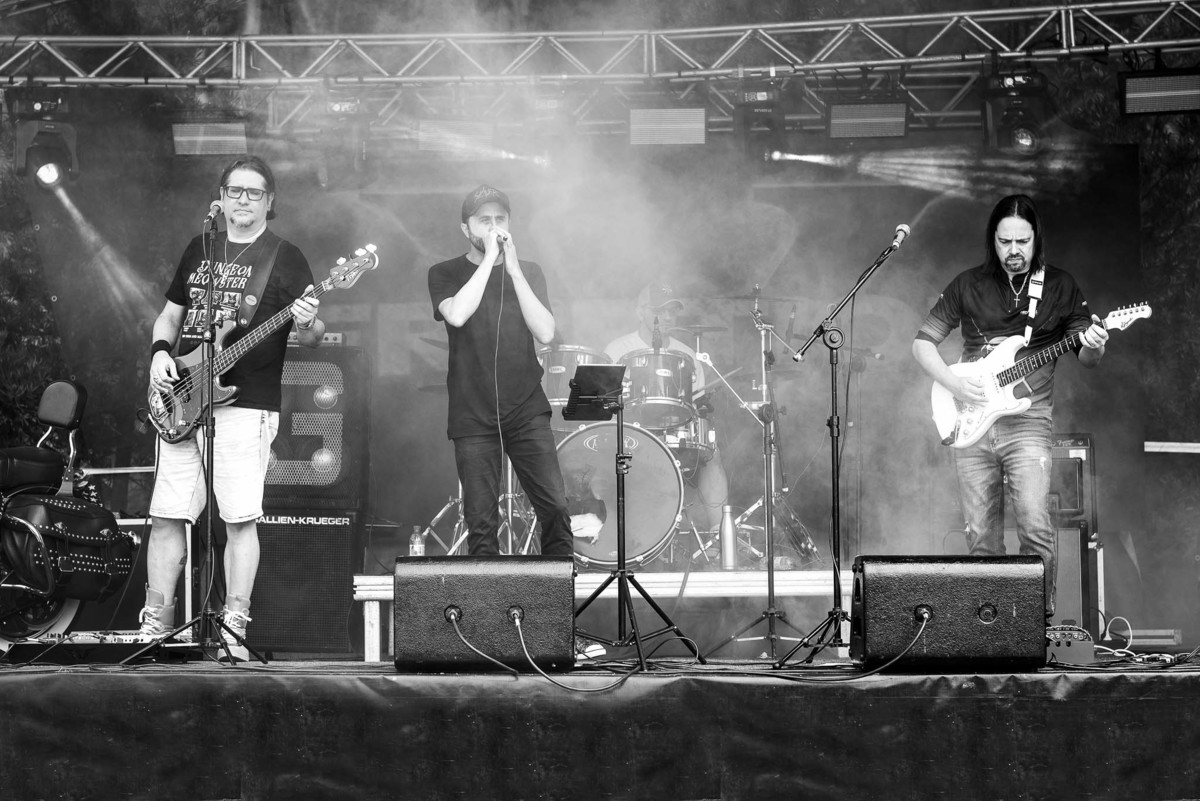 Show Banda Eruption V - Aniversário 22 Anos Águias TS Moto Clube no Parque do Rizzo - Embu