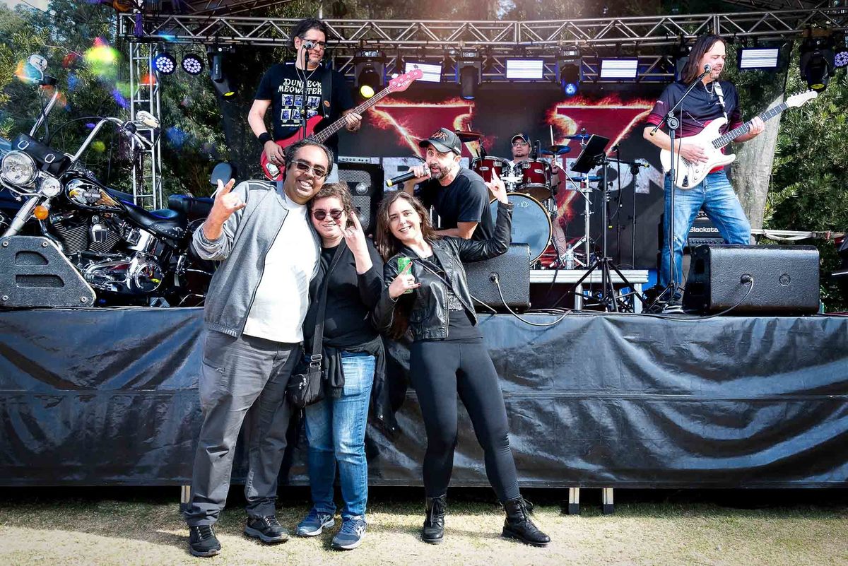 Show Banda Eruption V - Aniversário 22 Anos Águias TS Moto Clube no Parque do Rizzo - Embu