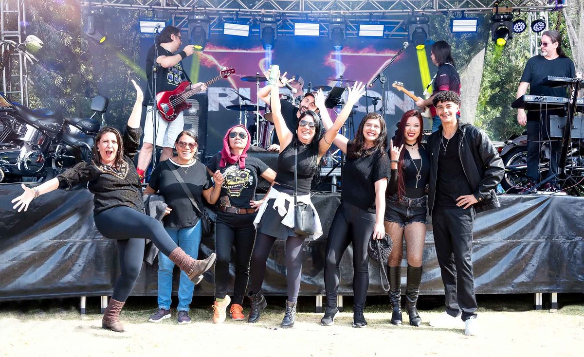 Show Banda Eruption V - Aniversário 22 Anos Águias TS Moto Clube no Parque do Rizzo - Embu