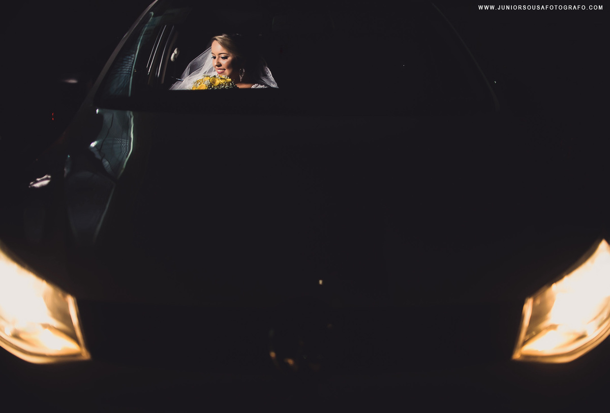 noiva no carro