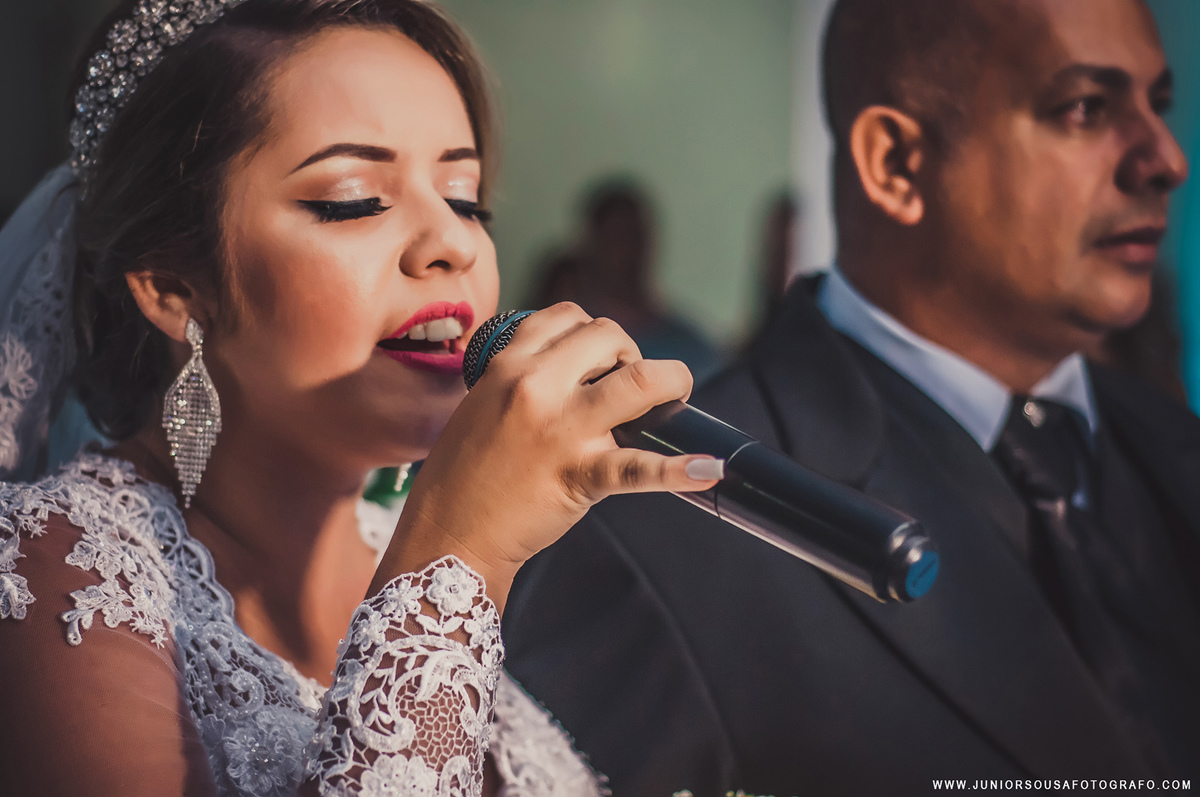 noiva cantando