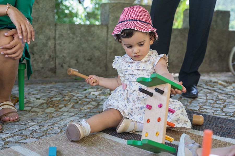 A Maria Miguel a brincar